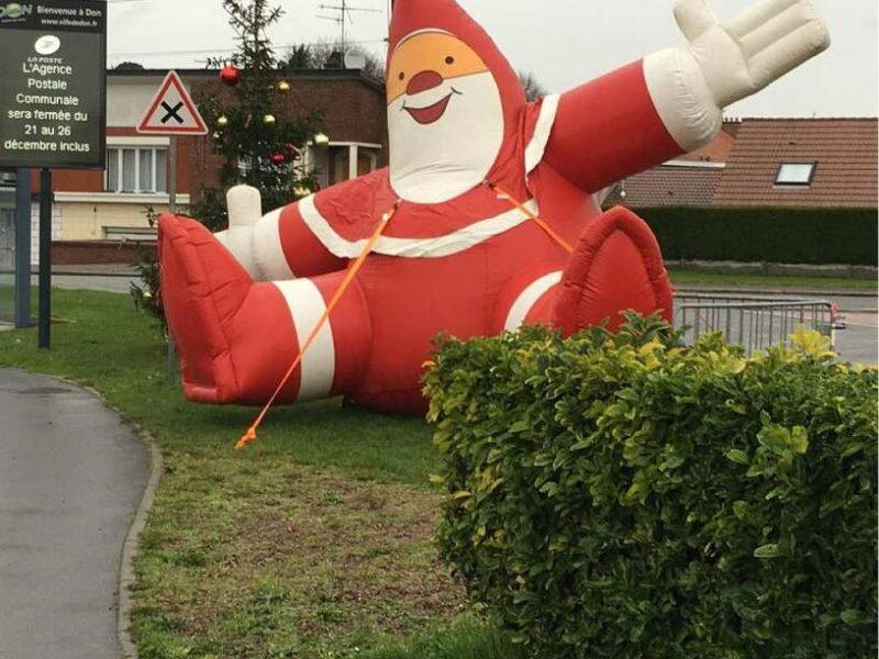 Père Noël Gonflable Géant
